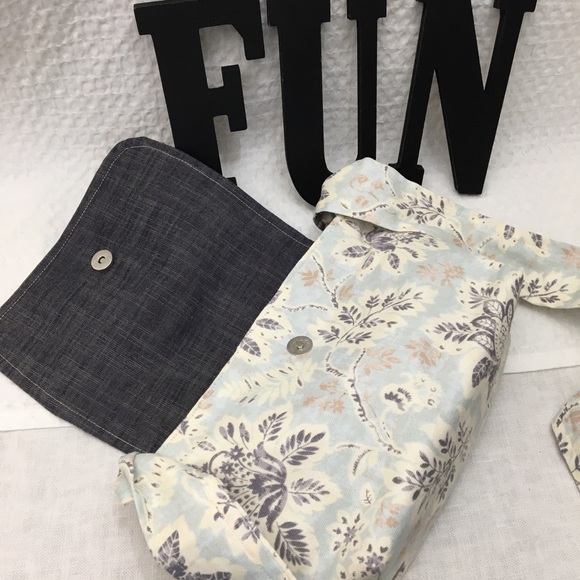 🧨3 for $30 Crossbody Purse Lt Blue & Ivory Floral - Picture 6 of 6